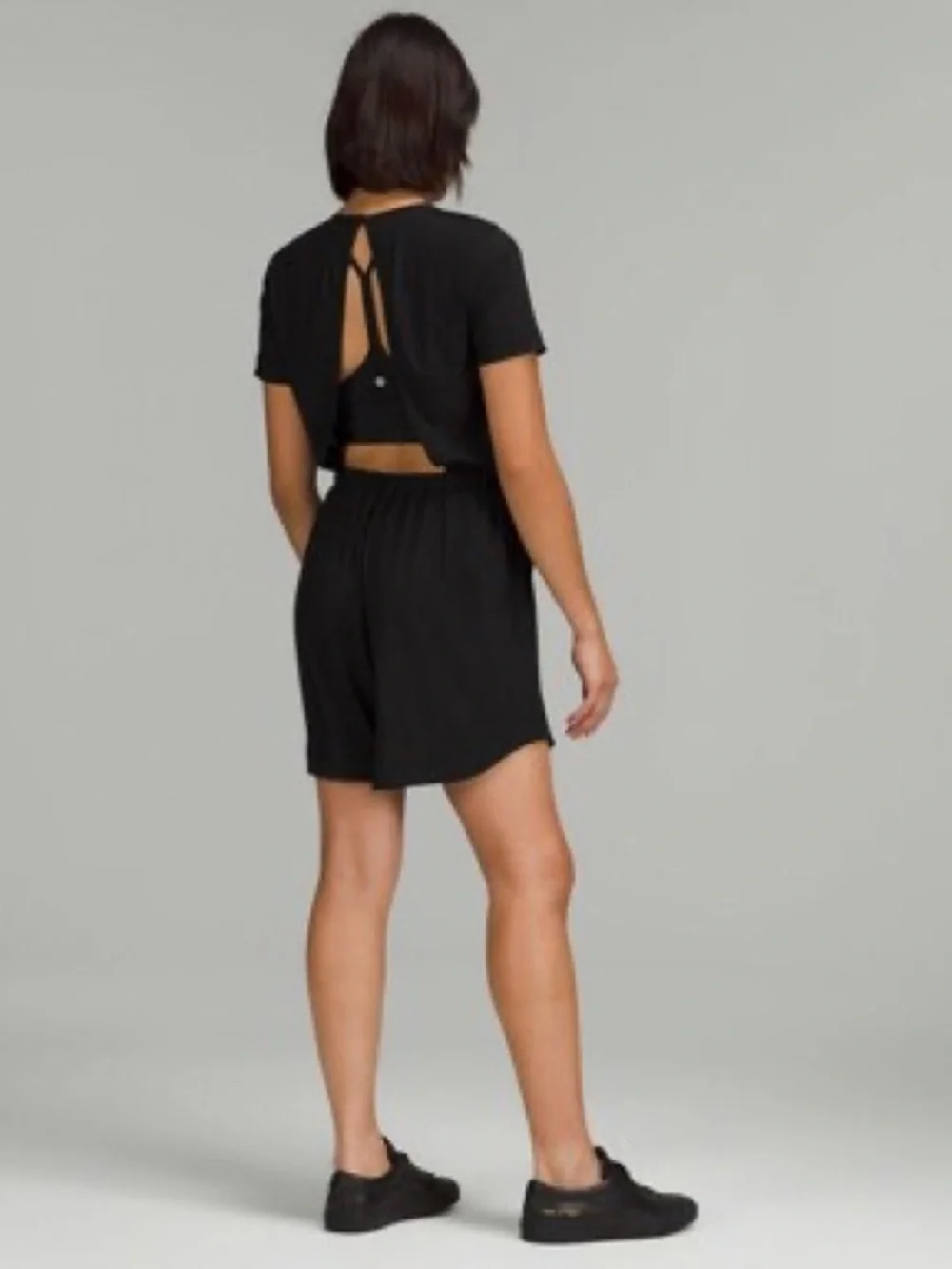 Lululemon | High Neck lightweight short romper Women’s size 6 stretch breathable